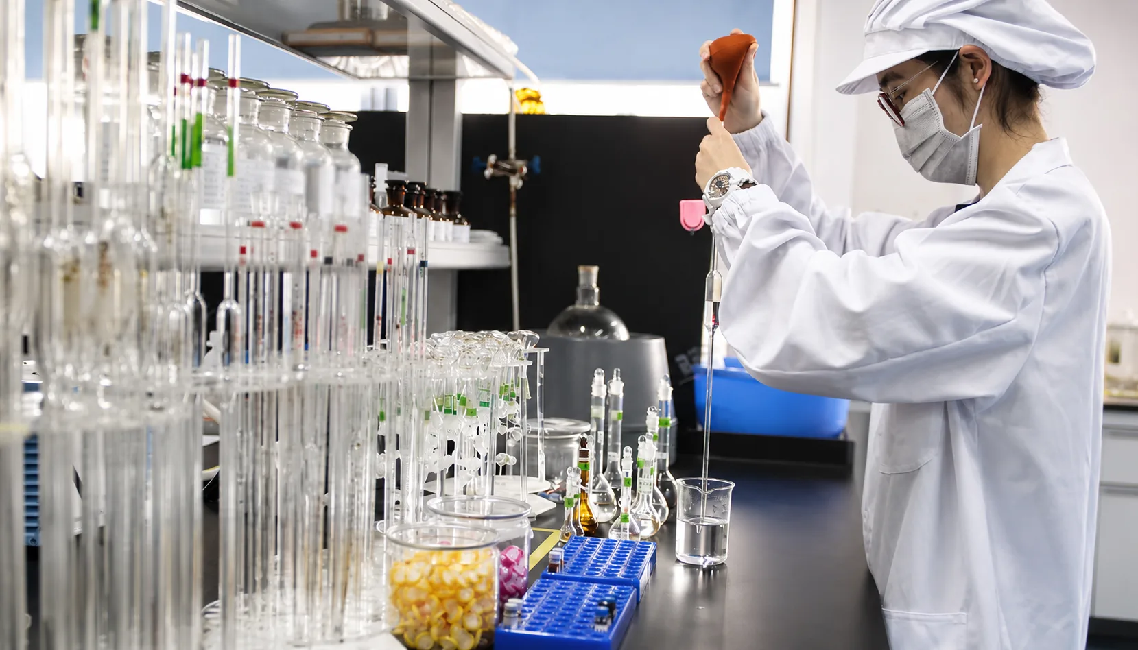 Xianyitang in-house laboratory — sample preparation